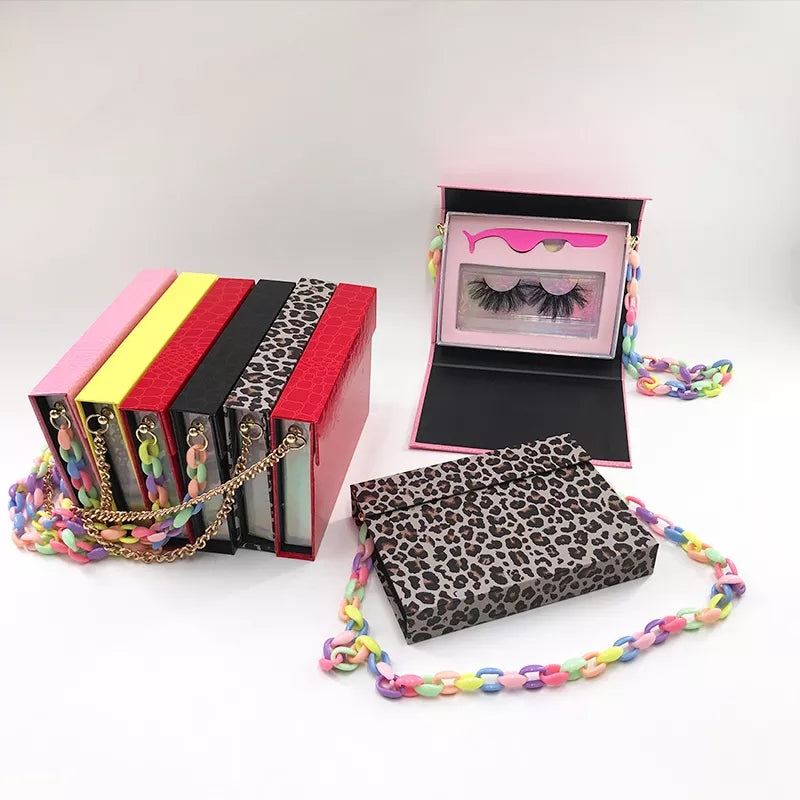 Chain lashes book dramatic packing box.